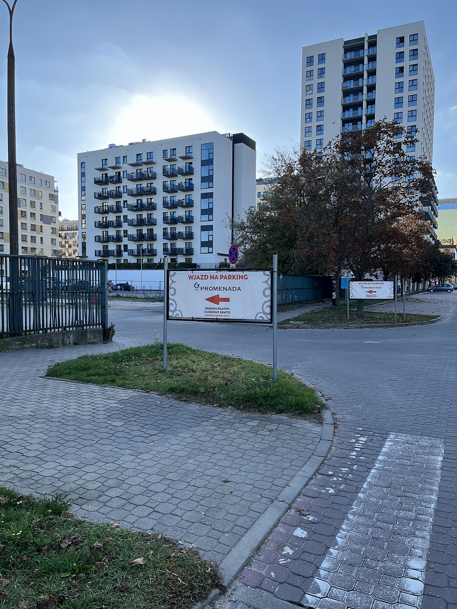 Dojście za sklep Leroy Merlin, dojazd do Kancelarii Adwokackiej LEX FORTE, Warszawa